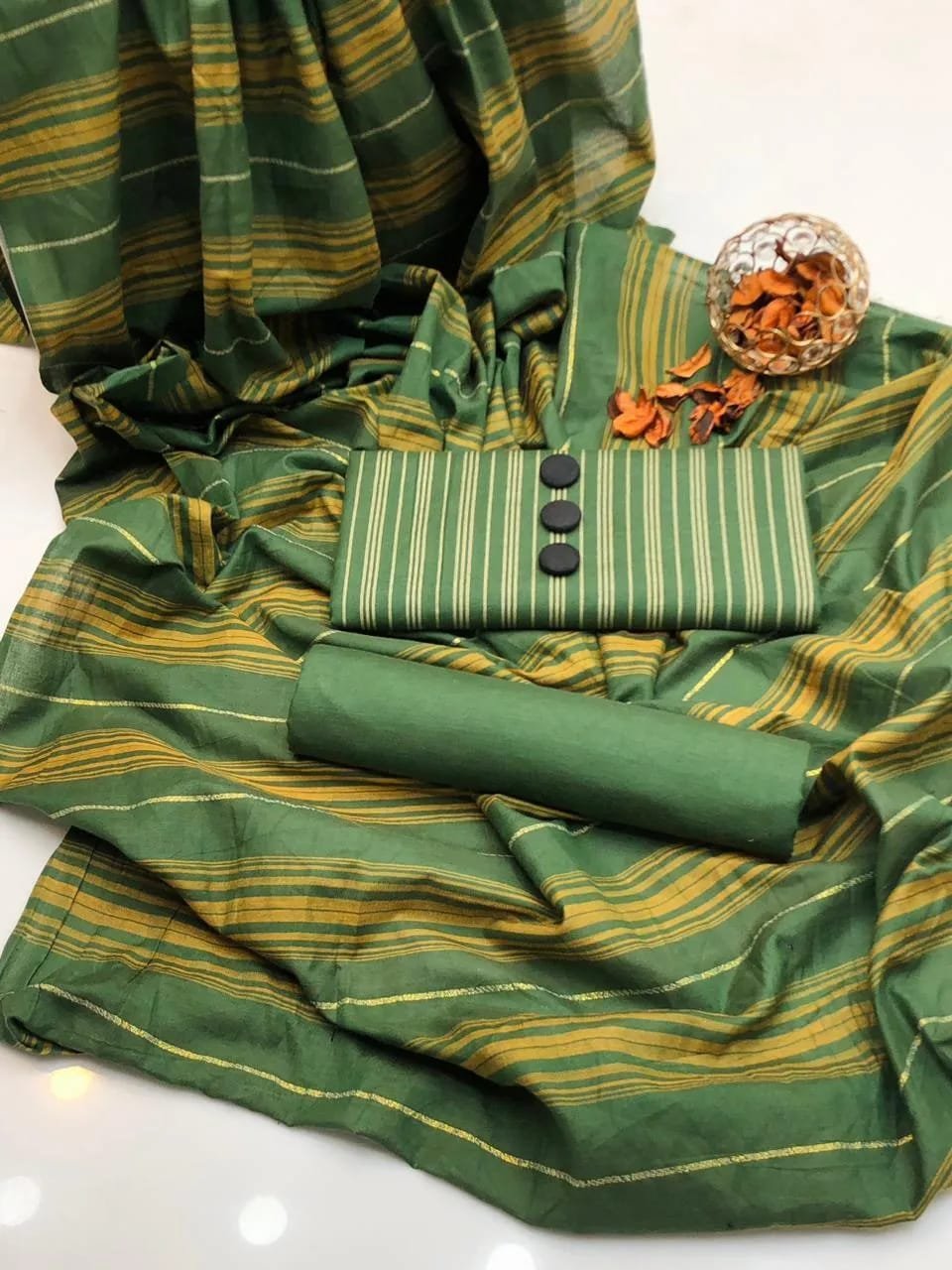 Lawn 3pcs Unstitched Printed Suit Green Yellow 2.5 Gazz Cotton - Image 2